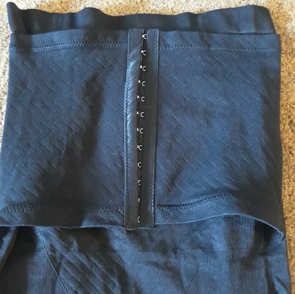 High Waist Shorts Tummy Control - Picture 5 of 6